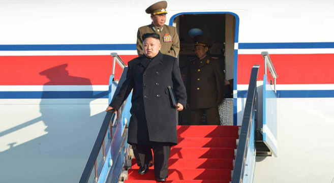 Kim-Jong-Un-disembarking-aircraft.jpg