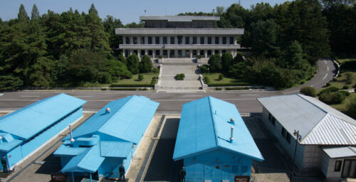 Two Koreas agree on schedule, broadcasting, and joint banquet for Friday’s summit