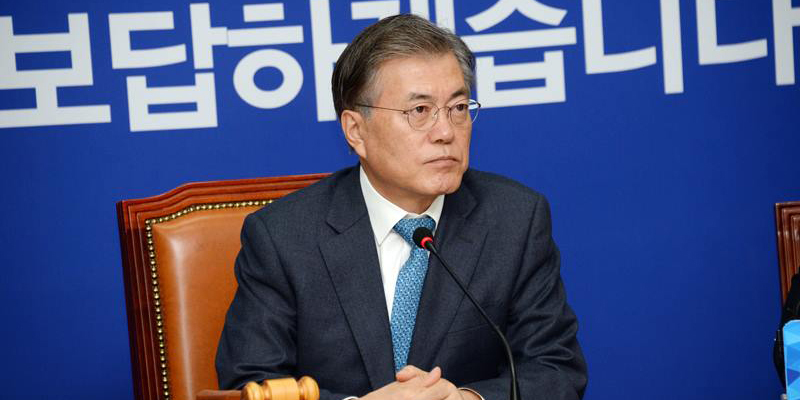 S.Korean presidential candidate Moon reverses position on THAAD deployment